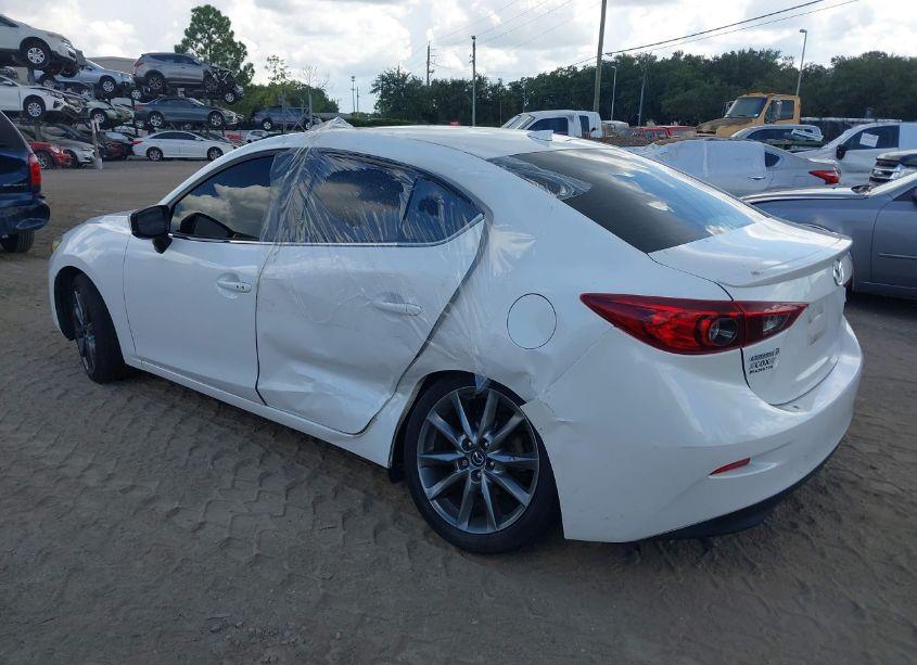 Photo 3 of 2018 Mazda Mazda3 TOURING (VIN 3MZBN1V33JM229738)