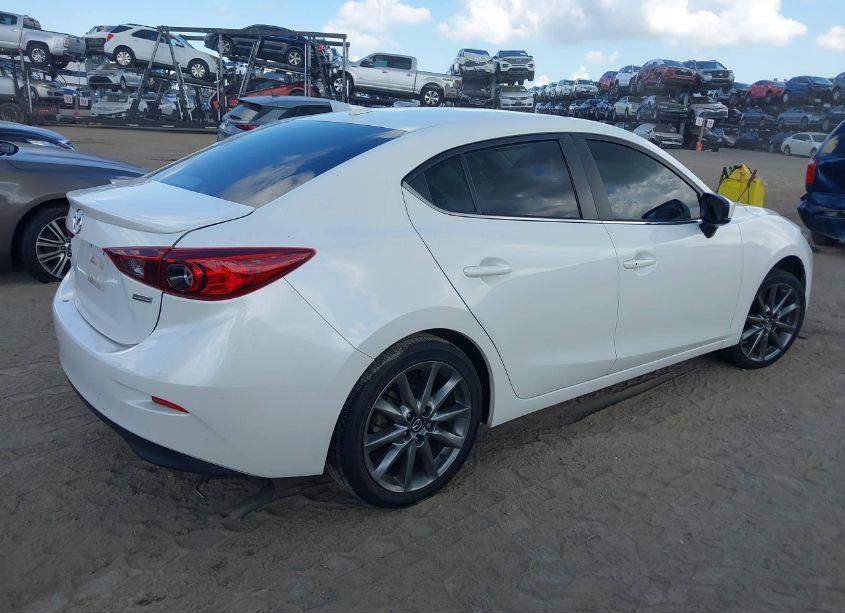 Photo 4 of 2018 Mazda Mazda3 TOURING (VIN 3MZBN1V33JM229738)