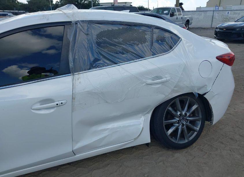 Photo 6 of 2018 Mazda Mazda3 TOURING (VIN 3MZBN1V33JM229738)