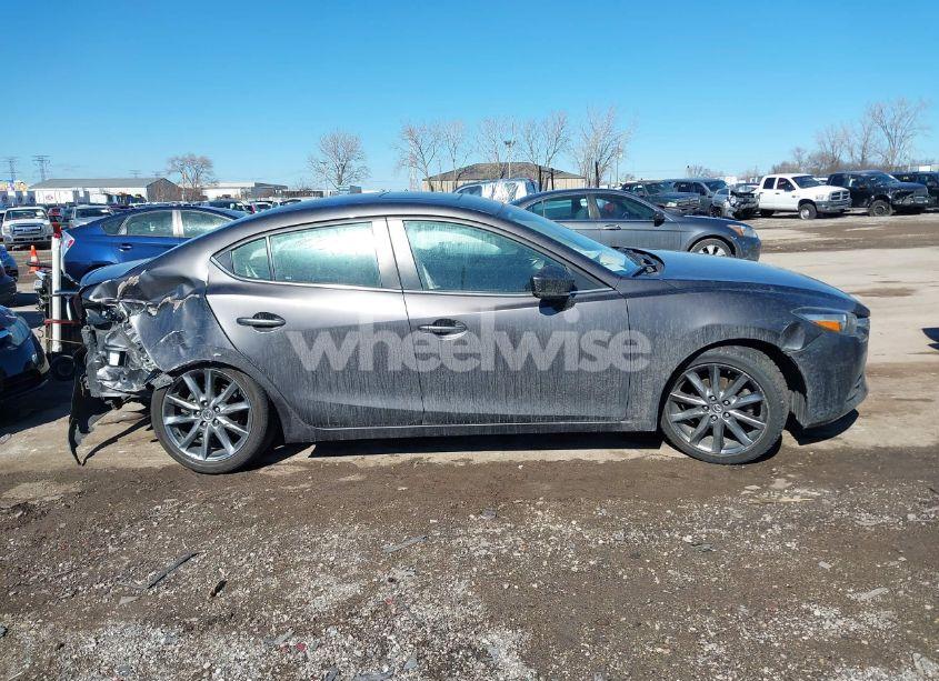 Photo 13 of 2018 Mazda Mazda3 TOURING (VIN 3MZBN1V33JM259998)