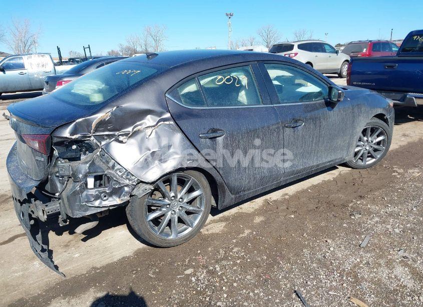 Photo 6 of 2018 Mazda Mazda3 TOURING (VIN 3MZBN1V33JM259998)