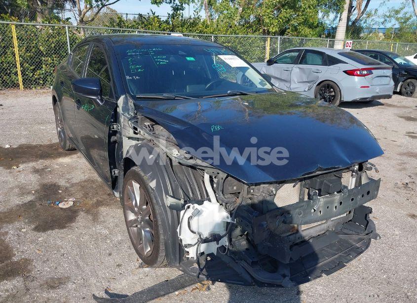 Photo 18 of 2018 Mazda Mazda3 TOURING (VIN 3MZBN1V34JM206727)