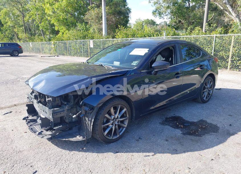 Photo 2 of 2018 Mazda Mazda3 TOURING (VIN 3MZBN1V34JM206727)