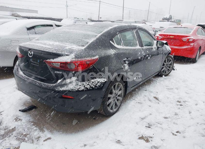 Photo 4 of 2018 Mazda Mazda3 TOURING (VIN 3MZBN1V35JM174970)