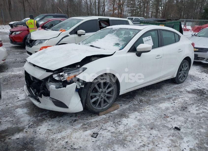 Photo 2 of 2018 Mazda Mazda3 TOURING (VIN 3MZBN1V35JM216330)