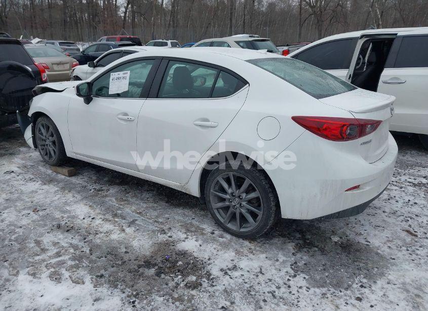 Photo 3 of 2018 Mazda Mazda3 TOURING (VIN 3MZBN1V35JM216330)