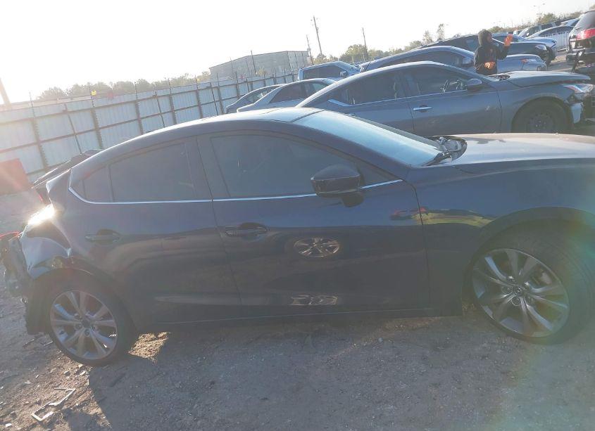 Photo 13 of 2018 Mazda Mazda3 TOURING (VIN 3MZBN1V35JM253538)