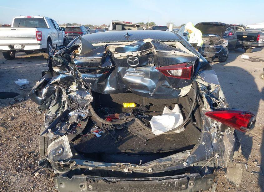 Photo 16 of 2018 Mazda Mazda3 TOURING (VIN 3MZBN1V35JM253538)