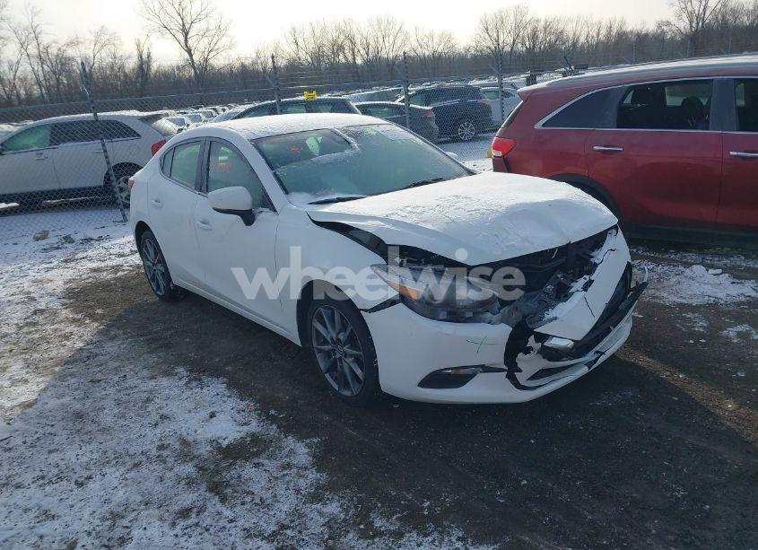 2018 Mazda Mazda3 TOURING (VIN 3MZBN1V35JM256519) main photo