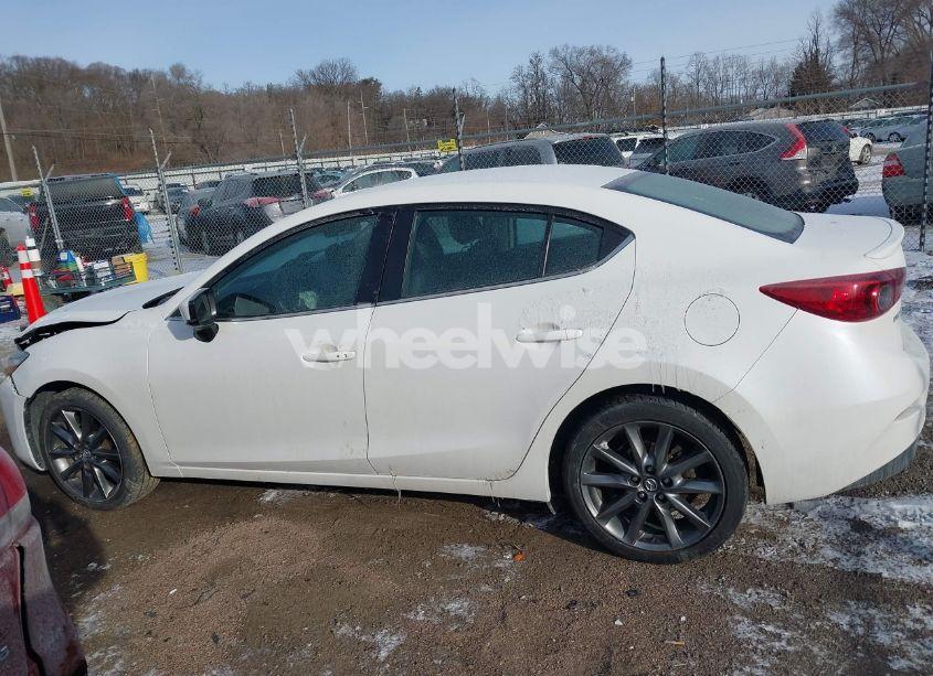 Photo 14 of 2018 Mazda Mazda3 TOURING (VIN 3MZBN1V35JM256519)