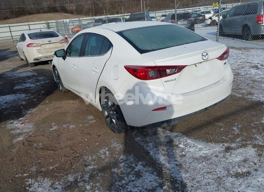 Photo 3 of 2018 Mazda Mazda3 TOURING (VIN 3MZBN1V35JM256519)