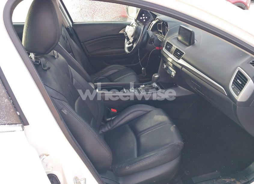 Photo 5 of 2018 Mazda Mazda3 TOURING (VIN 3MZBN1V35JM256519)