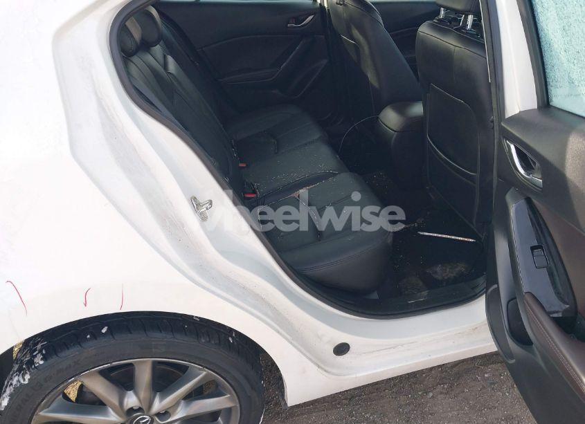 Photo 8 of 2018 Mazda Mazda3 TOURING (VIN 3MZBN1V35JM256519)