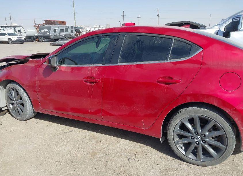 Photo 14 of 2018 Mazda Mazda3 TOURING (VIN 3MZBN1V35JM261543)