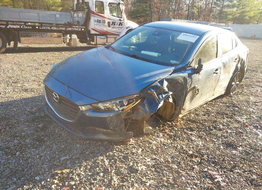 Photo 2 of 2018 Mazda Mazda3 TOURING (VIN 3MZBN1V35JM263048)