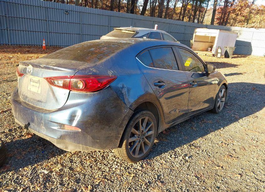 Photo 4 of 2018 Mazda Mazda3 TOURING (VIN 3MZBN1V35JM263048)