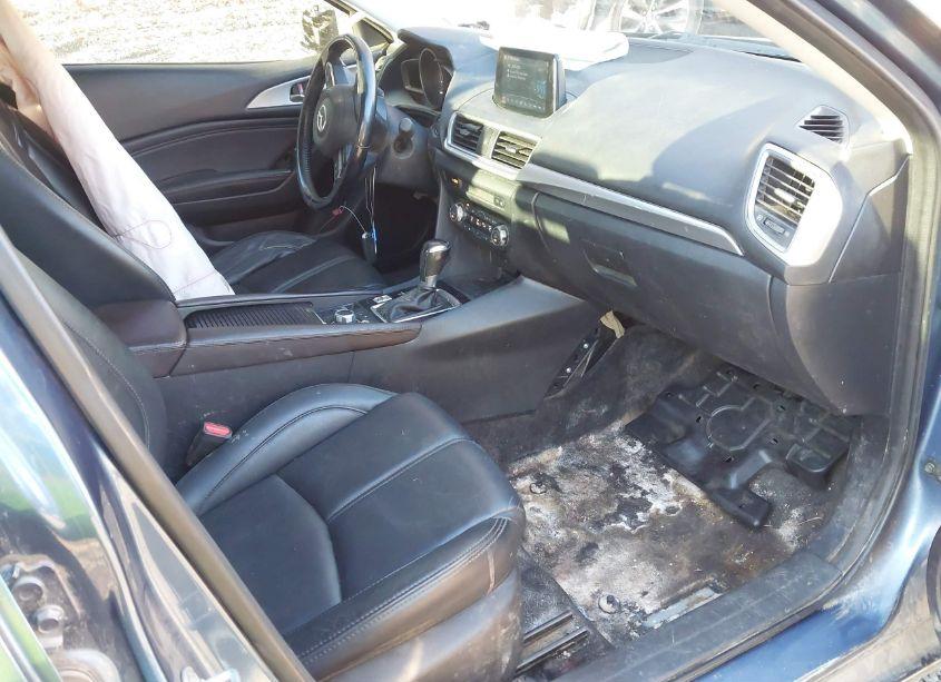 Photo 5 of 2018 Mazda Mazda3 TOURING (VIN 3MZBN1V35JM263048)