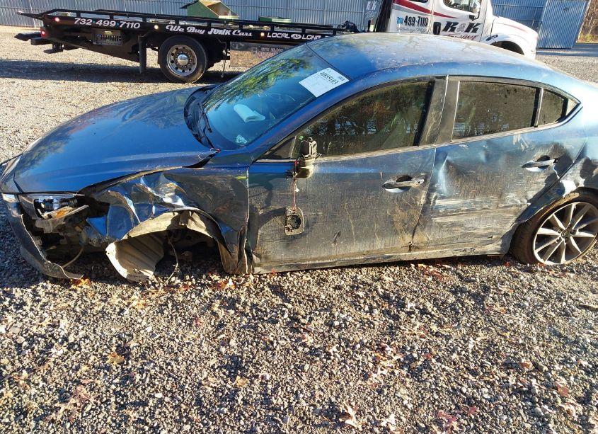 Photo 6 of 2018 Mazda Mazda3 TOURING (VIN 3MZBN1V35JM263048)