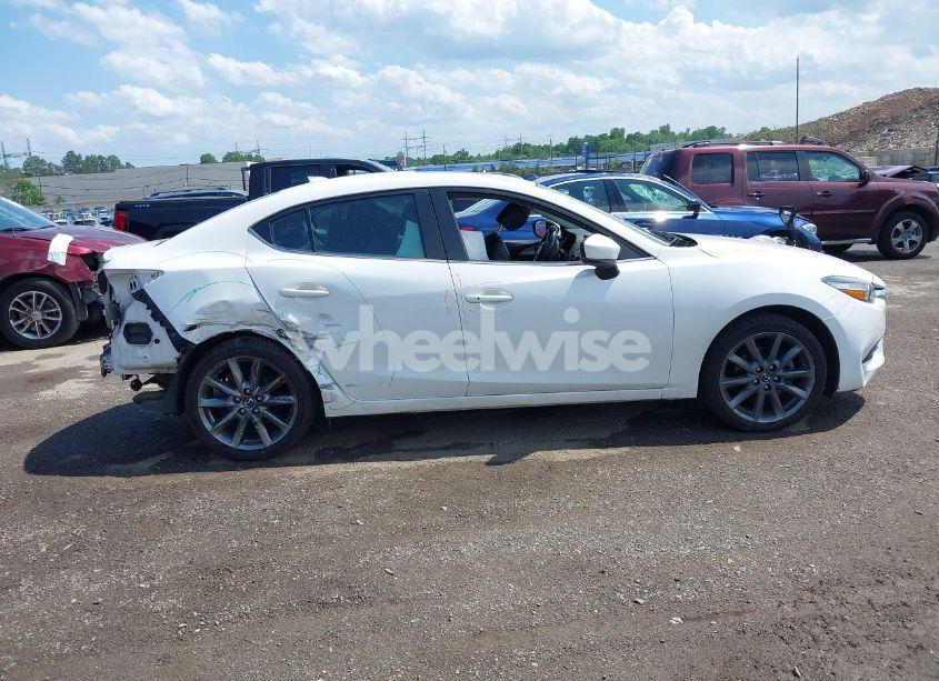 Photo 13 of 2018 Mazda Mazda3 TOURING (VIN 3MZBN1V36JM188392)