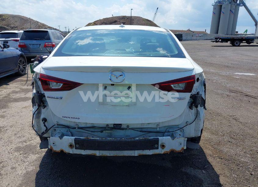 Photo 16 of 2018 Mazda Mazda3 TOURING (VIN 3MZBN1V36JM188392)
