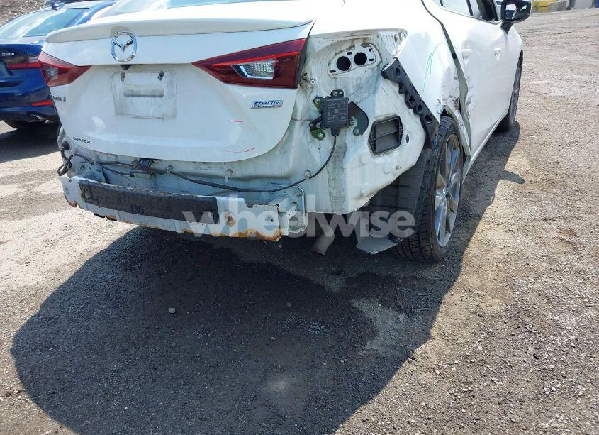 Photo 18 of 2018 Mazda Mazda3 TOURING (VIN 3MZBN1V36JM188392)