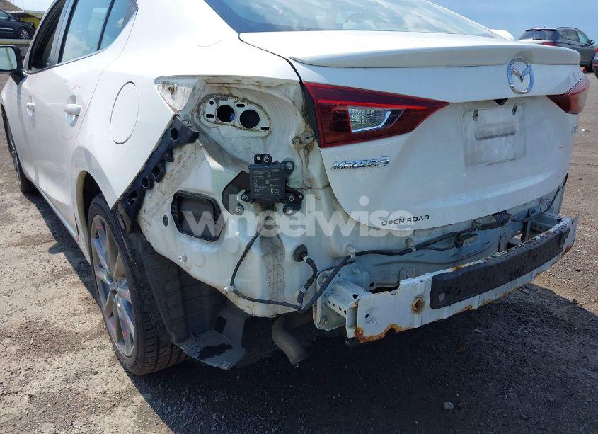 Photo 19 of 2018 Mazda Mazda3 TOURING (VIN 3MZBN1V36JM188392)