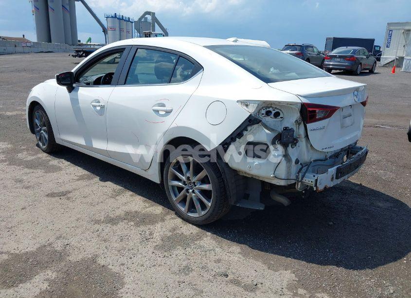 Photo 3 of 2018 Mazda Mazda3 TOURING (VIN 3MZBN1V36JM188392)