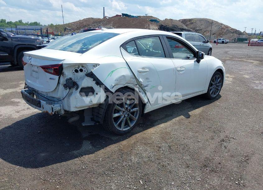 Photo 4 of 2018 Mazda Mazda3 TOURING (VIN 3MZBN1V36JM188392)