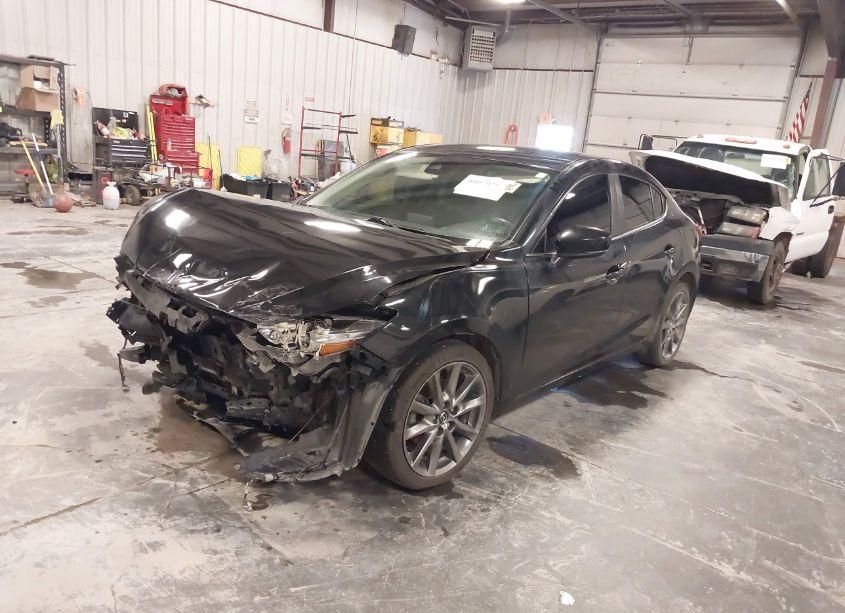Photo 2 of 2018 Mazda Mazda3 TOURING (VIN 3MZBN1V37JM183718)