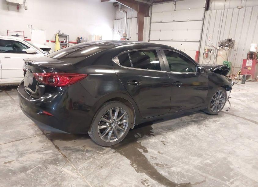 Photo 4 of 2018 Mazda Mazda3 TOURING (VIN 3MZBN1V37JM183718)