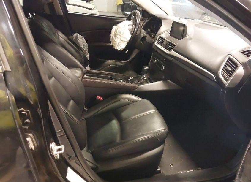 Photo 5 of 2018 Mazda Mazda3 TOURING (VIN 3MZBN1V37JM183718)