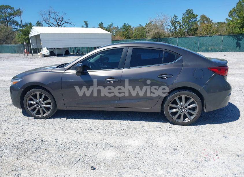 Photo 14 of 2018 Mazda Mazda3 TOURING (VIN 3MZBN1V37JM195691)