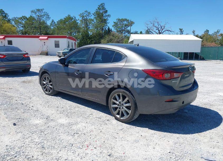 Photo 3 of 2018 Mazda Mazda3 TOURING (VIN 3MZBN1V37JM195691)