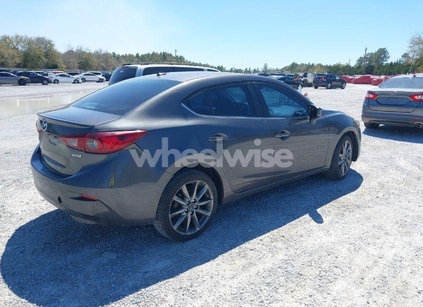 Photo 4 of 2018 Mazda Mazda3 TOURING (VIN 3MZBN1V37JM195691)