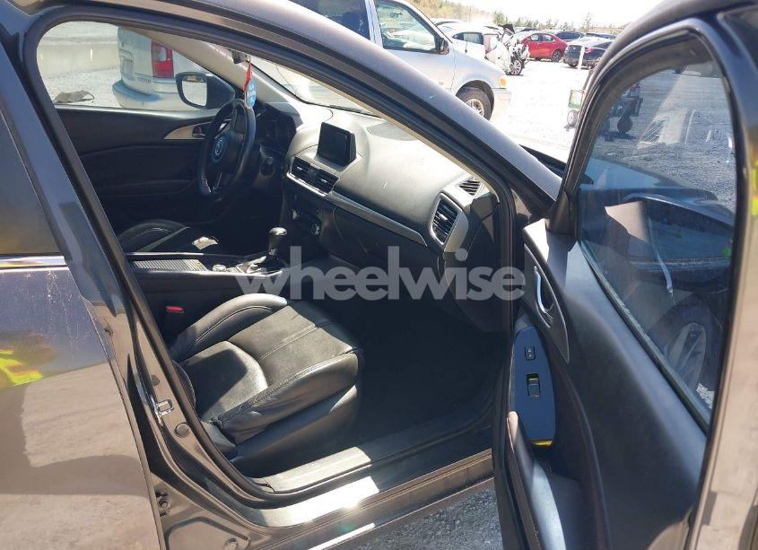 Photo 5 of 2018 Mazda Mazda3 TOURING (VIN 3MZBN1V37JM195691)