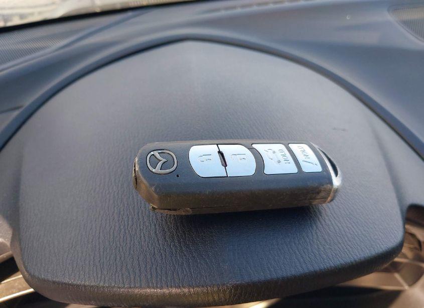 Photo 11 of 2018 Mazda Mazda3 TOURING (VIN 3MZBN1V37JM204034)