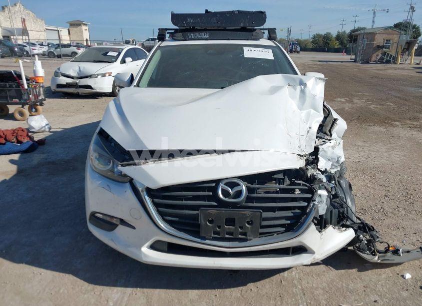 Photo 12 of 2018 Mazda Mazda3 TOURING (VIN 3MZBN1V37JM271894)