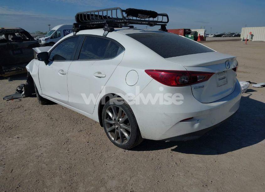 Photo 3 of 2018 Mazda Mazda3 TOURING (VIN 3MZBN1V37JM271894)