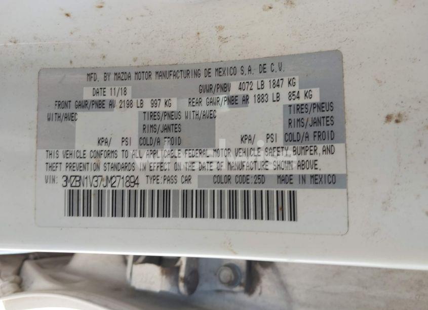 Photo 9 of 2018 Mazda Mazda3 TOURING (VIN 3MZBN1V37JM271894)