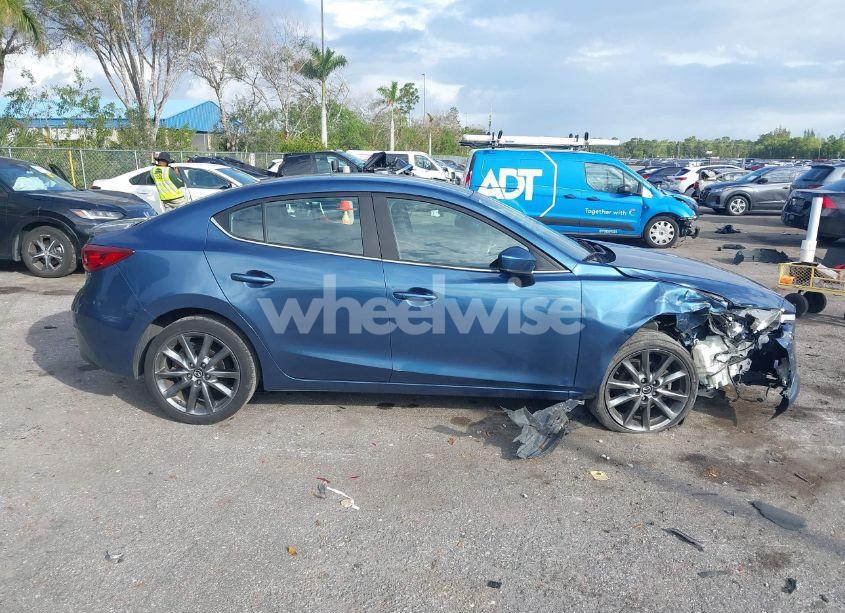 Photo 13 of 2018 Mazda Mazda3 TOURING (VIN 3MZBN1V38JM190712)