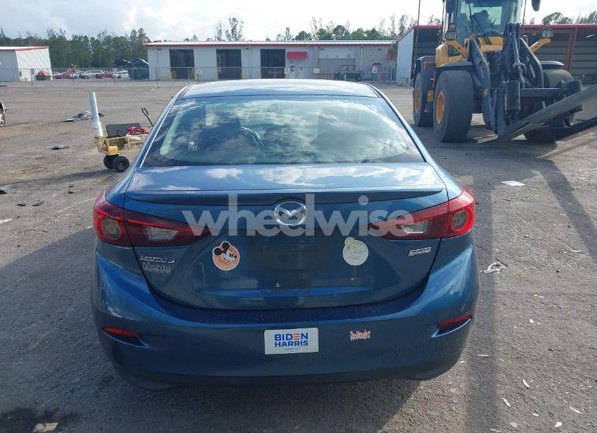 Photo 16 of 2018 Mazda Mazda3 TOURING (VIN 3MZBN1V38JM190712)