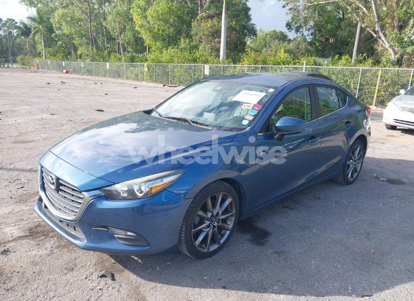 Photo 2 of 2018 Mazda Mazda3 TOURING (VIN 3MZBN1V38JM190712)