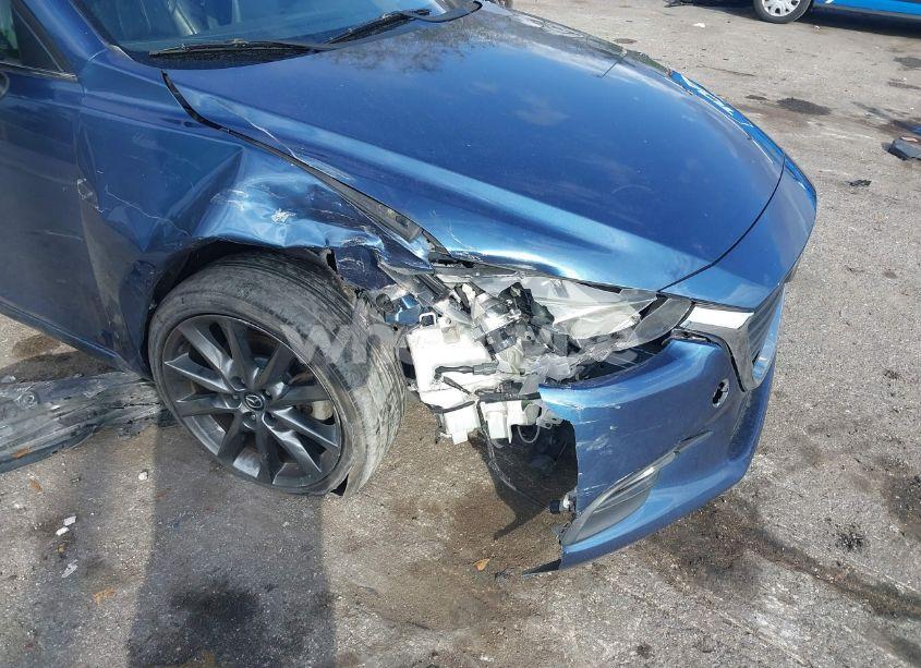 Photo 6 of 2018 Mazda Mazda3 TOURING (VIN 3MZBN1V38JM190712)