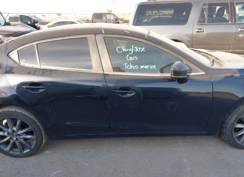 Photo 13 of 2018 Mazda Mazda3 TOURING (VIN 3MZBN1V38JM196090)