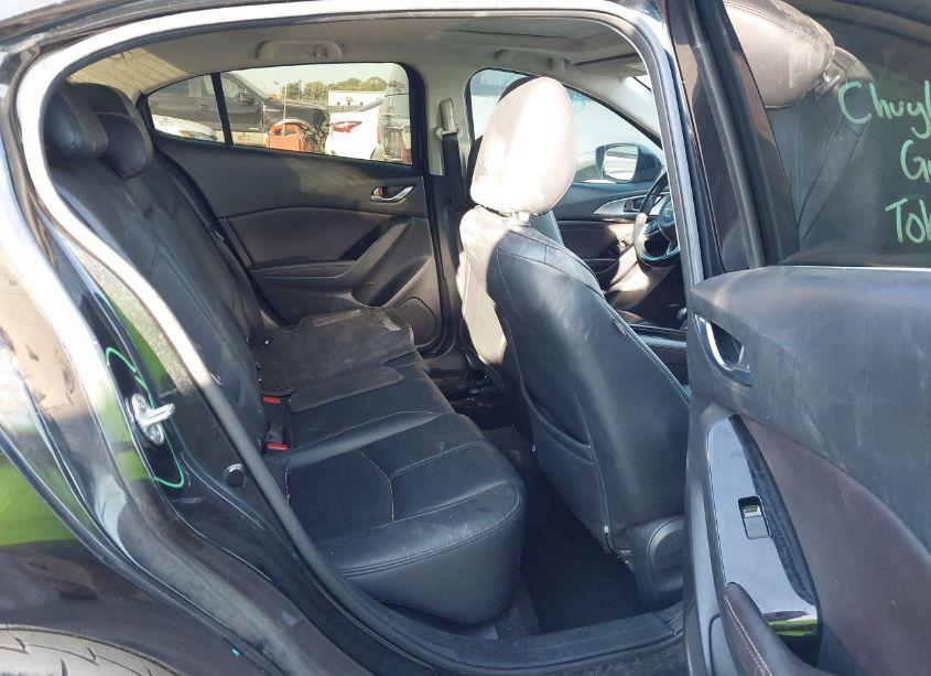 Photo 8 of 2018 Mazda Mazda3 TOURING (VIN 3MZBN1V38JM196090)