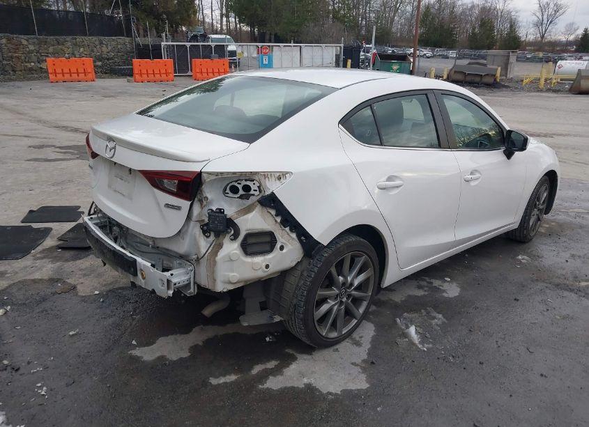 Photo 4 of 2018 Mazda Mazda3 TOURING (VIN 3MZBN1V39JM240694)