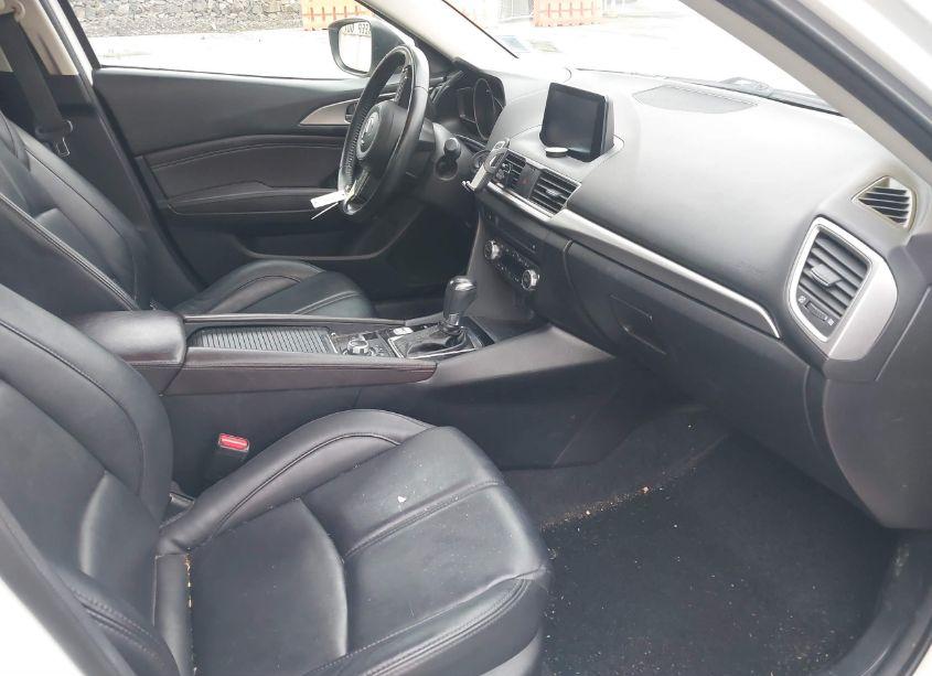 Photo 5 of 2018 Mazda Mazda3 TOURING (VIN 3MZBN1V39JM240694)