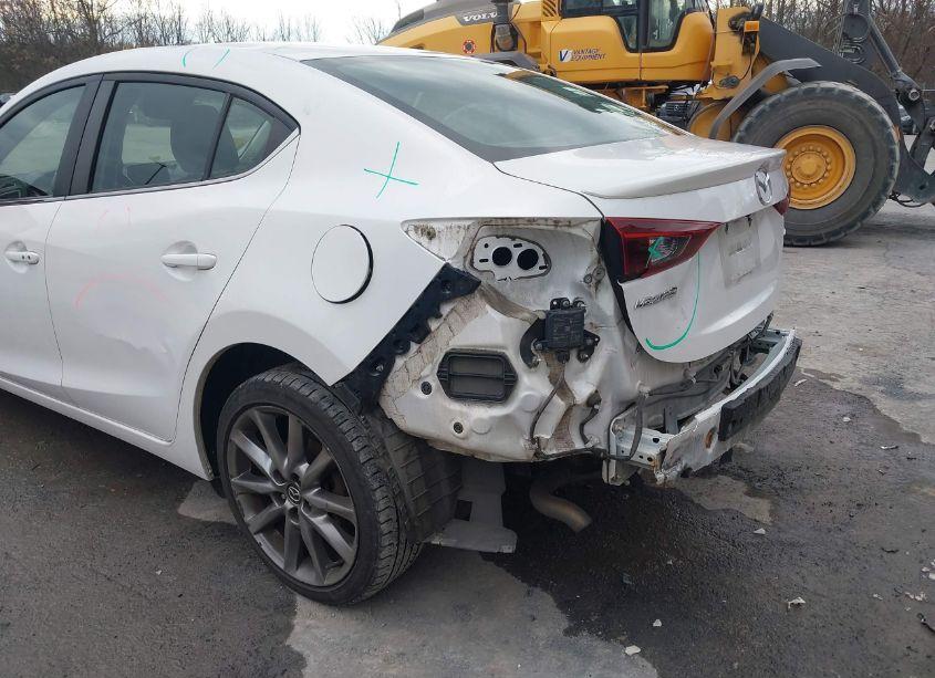Photo 6 of 2018 Mazda Mazda3 TOURING (VIN 3MZBN1V39JM240694)