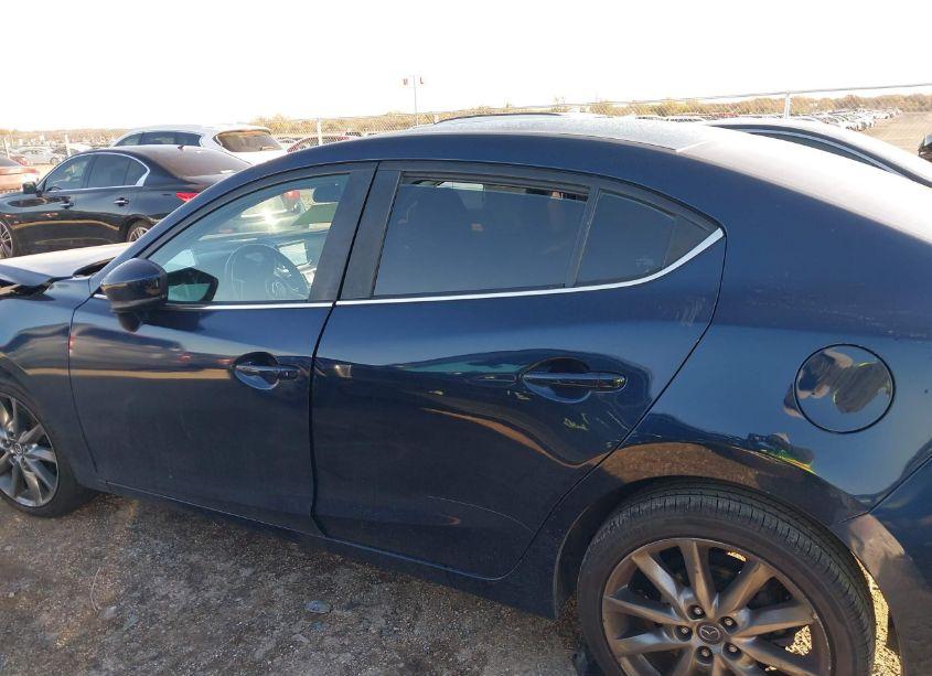 Photo 14 of 2018 Mazda Mazda3 TOURING (VIN 3MZBN1V39JM264302)