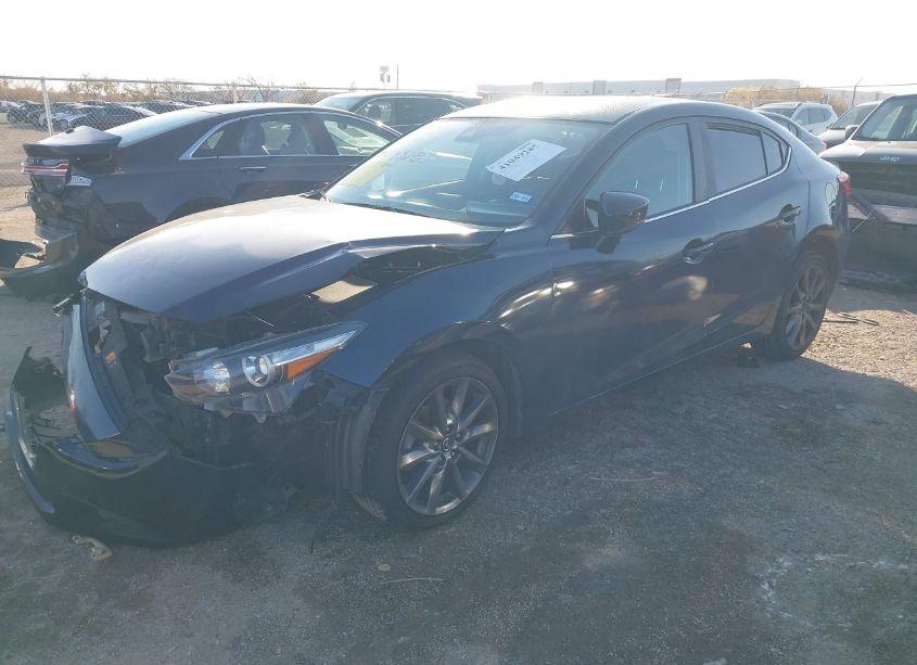 Photo 2 of 2018 Mazda Mazda3 TOURING (VIN 3MZBN1V39JM264302)